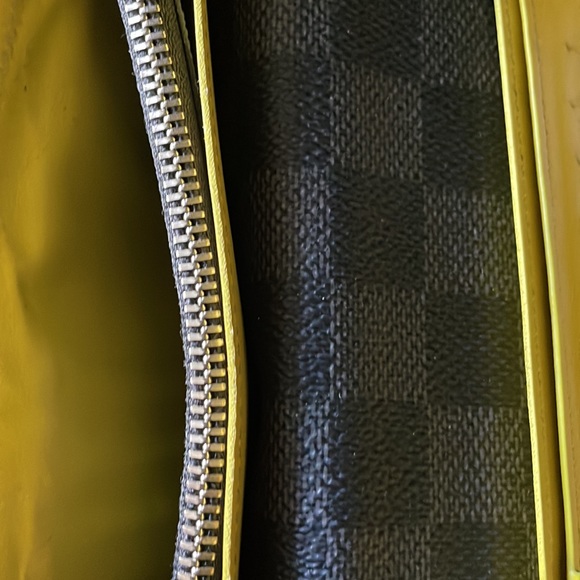 Louis Vuitton Brazza Damier Graphite Yellow Stripe Wallet- FLAWED GEM - Picture 8 of 13